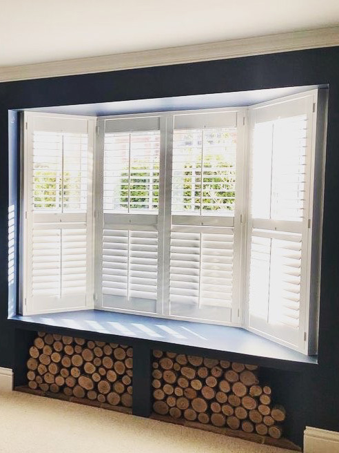 Bay-window-shutter Bay window shutter